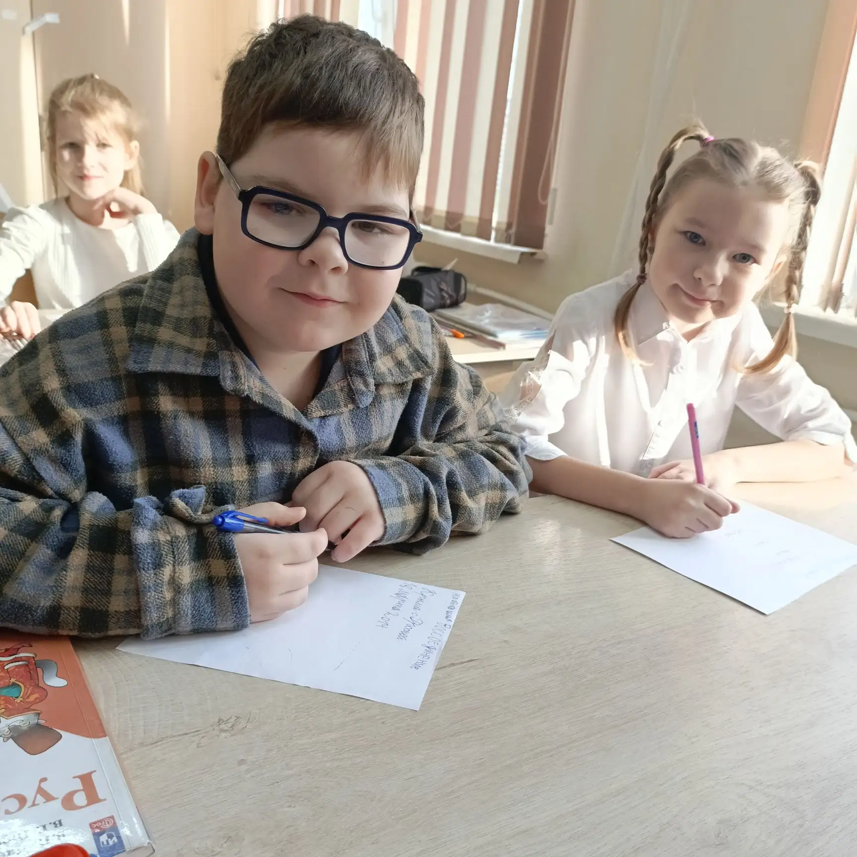🇷🇺 Крым и Россия — мы вместе! 🇷🇺  Сегодня, 19 марта, в нашей школе прошел Урок мужества, посвященный