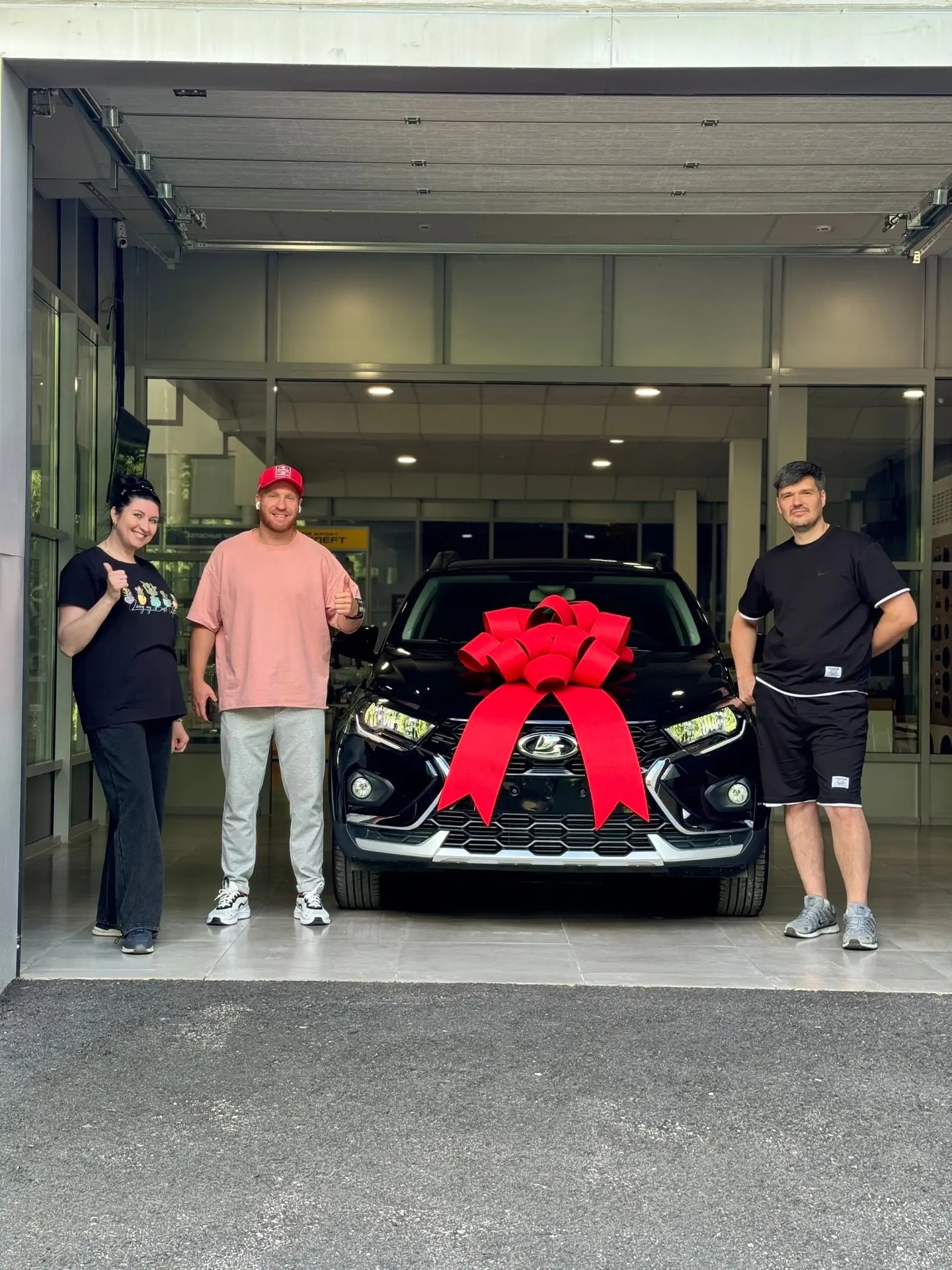 Поздравляю с покупкой LADA ISKRA SW CROSS наших клиентов Анжелику и Андрея 🎉Приехали и...