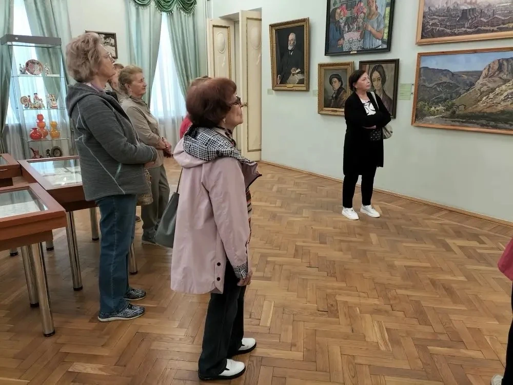 Искусство, вдохновение и  активное долголетие: незабываемый визит "серебряных" волонтеров Центрально