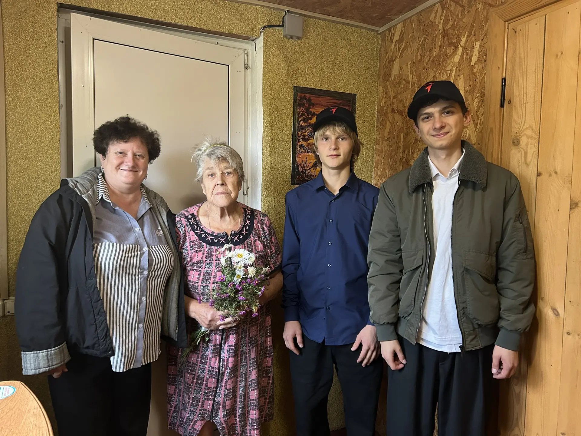 Тепло для тех, кто отдал сердце школе
