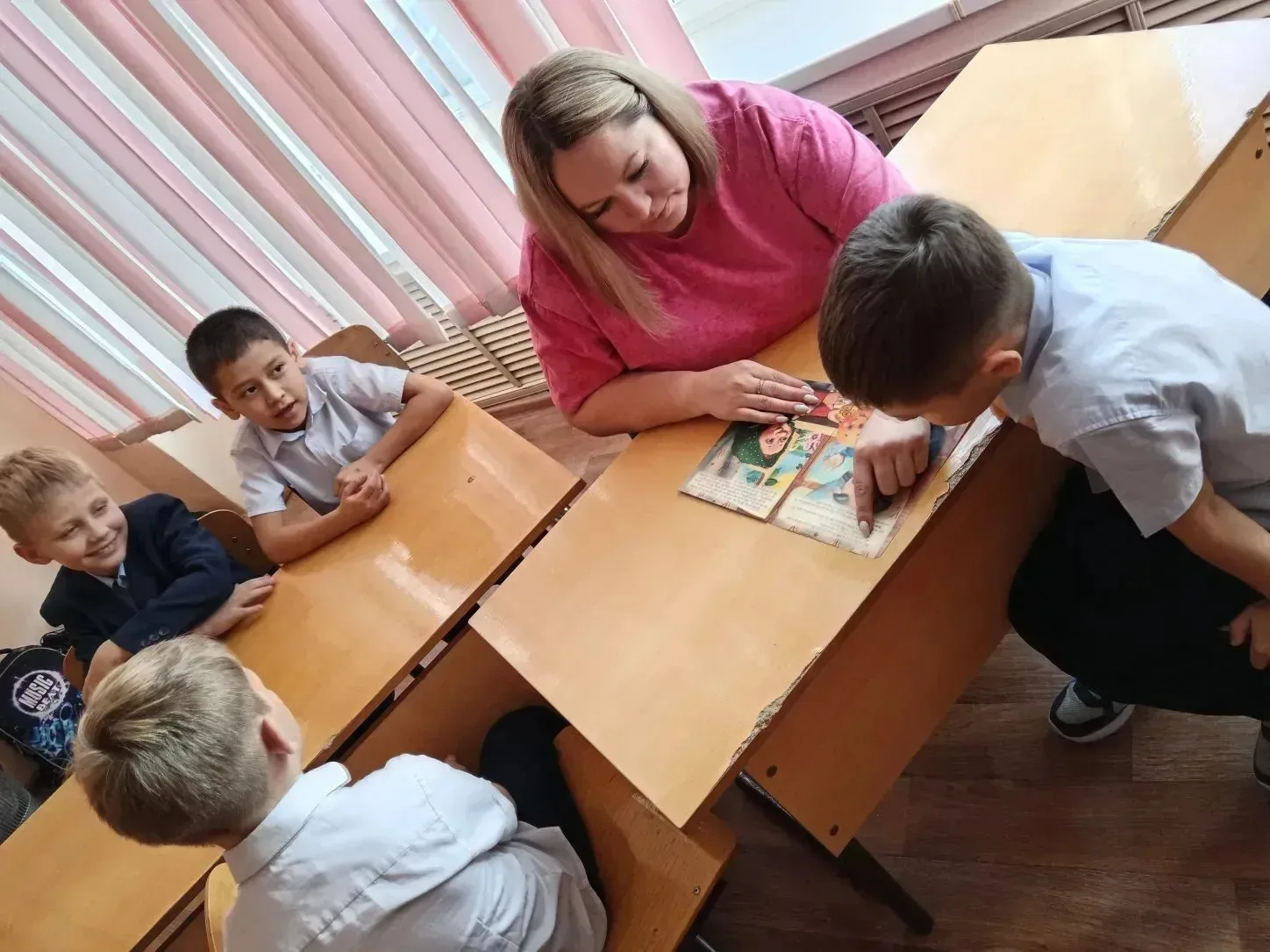 💥В рамках тематическое недели ко дню матери в 1 Ж классе вчера прошло мероприятие, "Читаем сказку вм