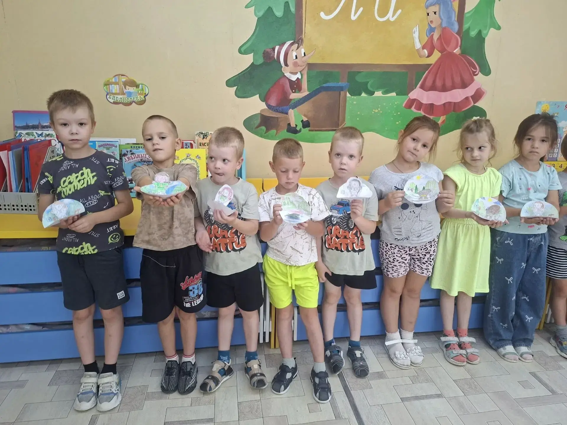 💥Сегодня наши ребята погрузились в важную и полезную тему — дорожное движение! В ходе творческого з