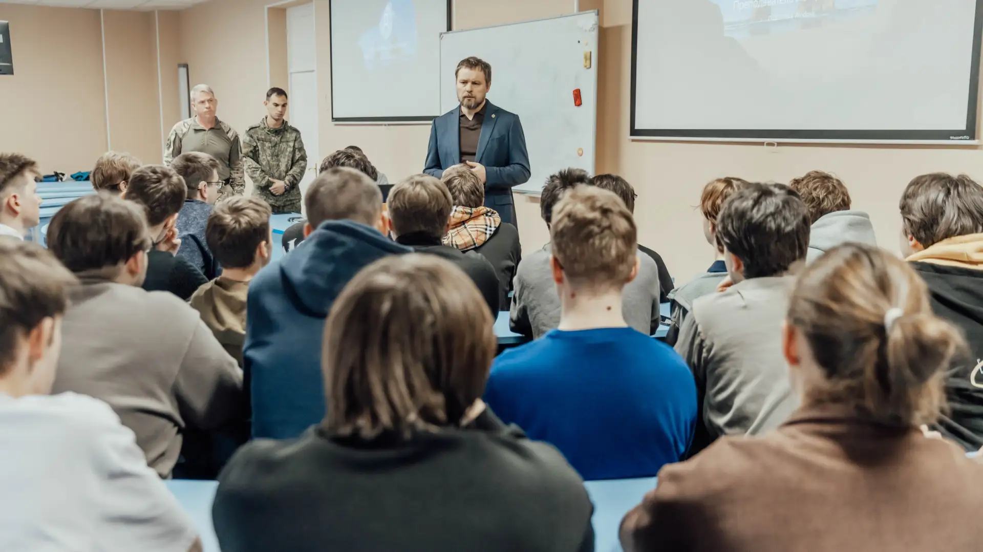 В Мининском университете прошла встреча cтудентов факультета гуманитарных наук с ректором Виктором С