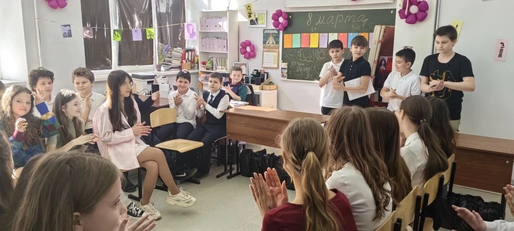 🌸Весенний переполох в 5"Г"🌸  В 5 «Г» классе звенел смех и царила атмосфера радости! Мы чудесно отмет