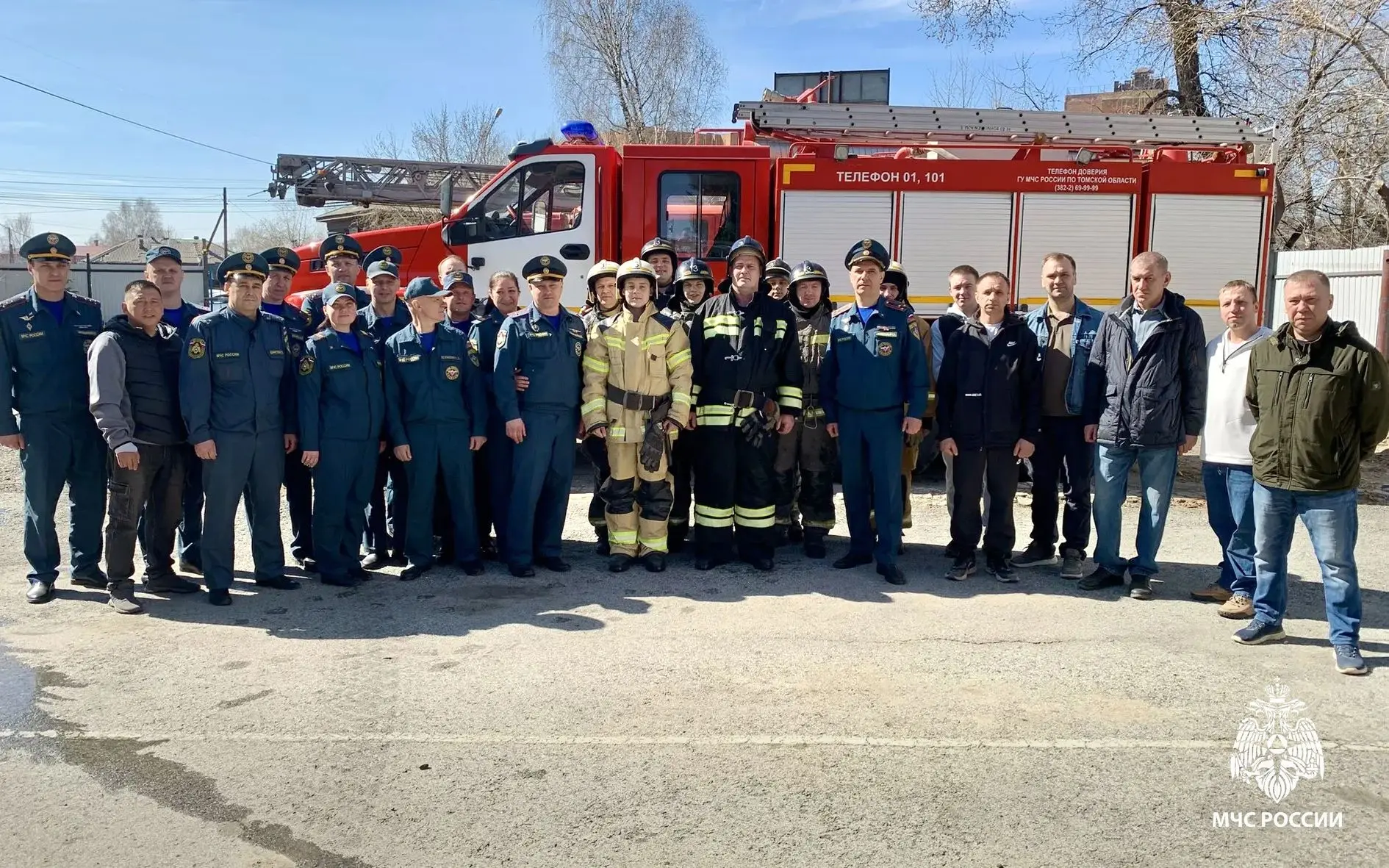 🚒Томский спасатель Евгений Карбышев ушел на заслуженный отдых после 23 лет службы   В День пожарной 