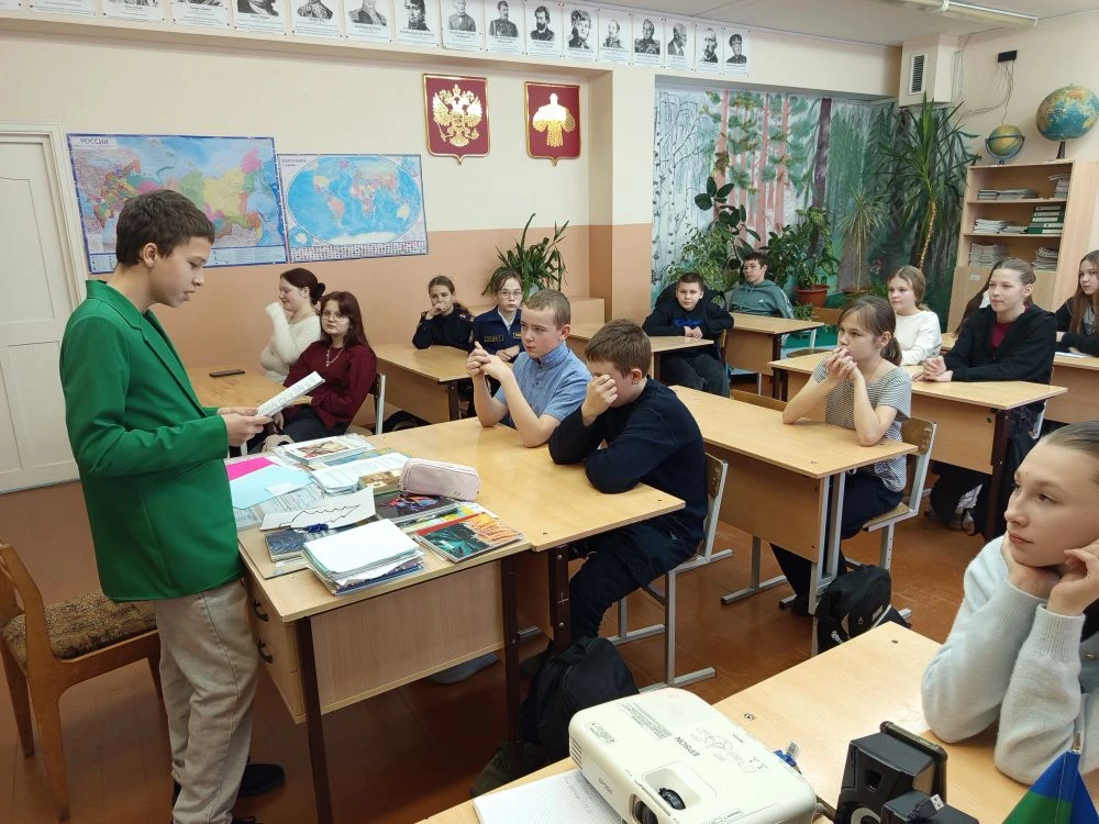 4 декабря в МОУ "Сторожевская СОШ" им. А.М.Захаренко состоялся День самоуправления. Учащиеся на один