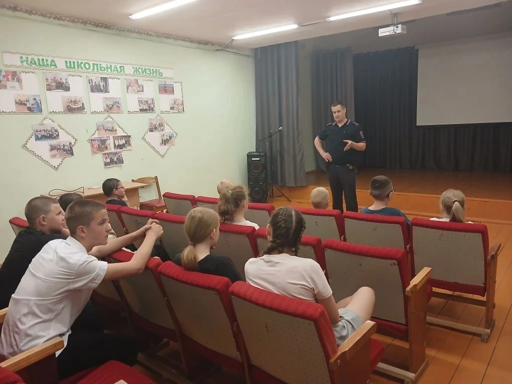 👮‍♂️Безопасное лето: Встреча с Участковым уполномоченным  в детском лагере 👮‍♂️