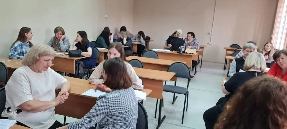 Специалисты «Центра ППМиСП» г. Абакана — Конарева Алена Алексеевна и Власова Александра Викторовна —