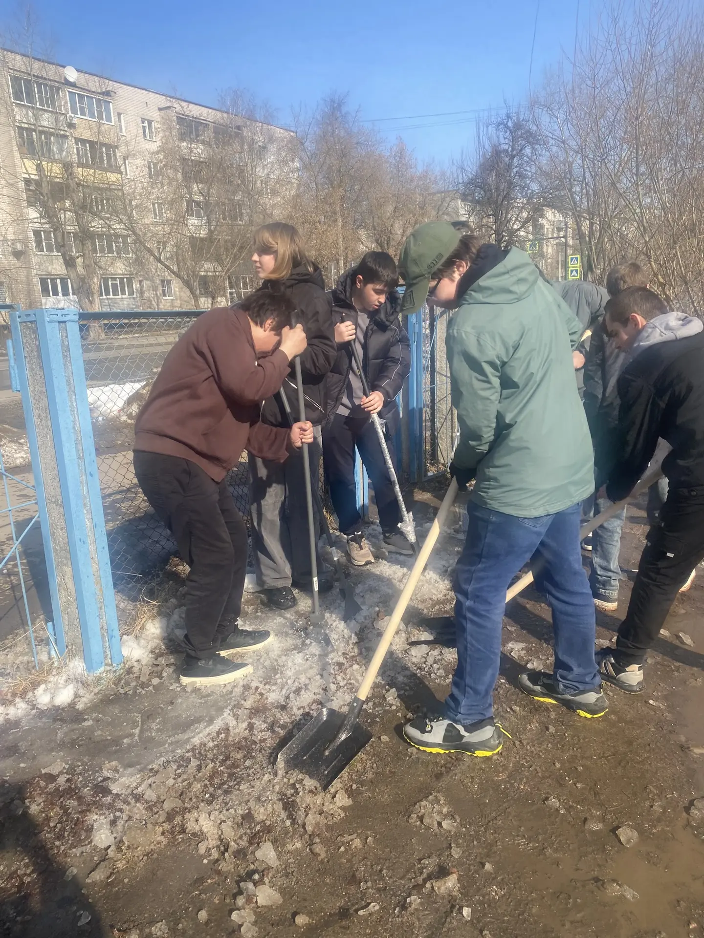 🌟 Твори добро! 🌟  Вчера на уроках технологии (труда) мы стали свидетелями настоящего мужского трудол
