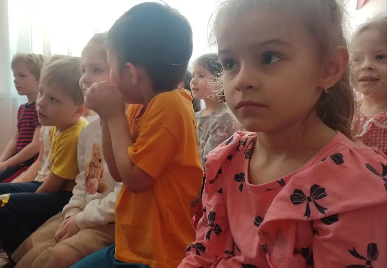 Волшебный мир театра 🎭  ✨В дошкольном корпусе «Родничок» в преддверии Международного дня театра ребя
