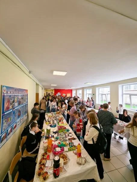 В пятницу (4 сентября) в нашем лицее состоялась осенняя общешкольная благотворительная ...