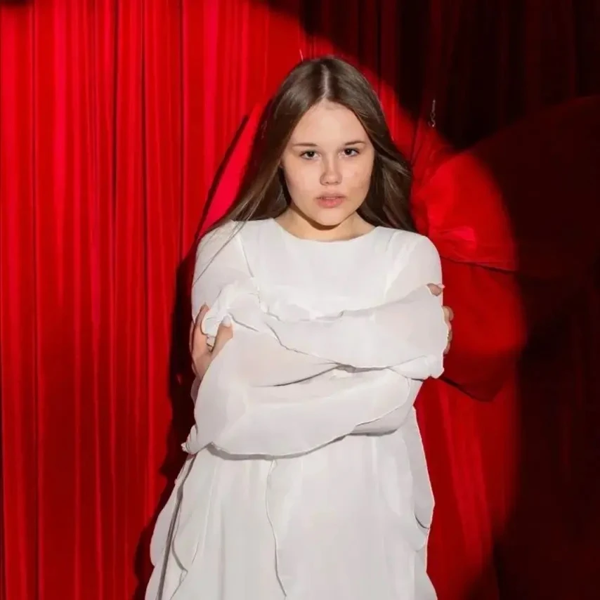 🎤 Сегодня на телеканале «Россия 1» выступит 15-летняя азовчанка Анна Агеева