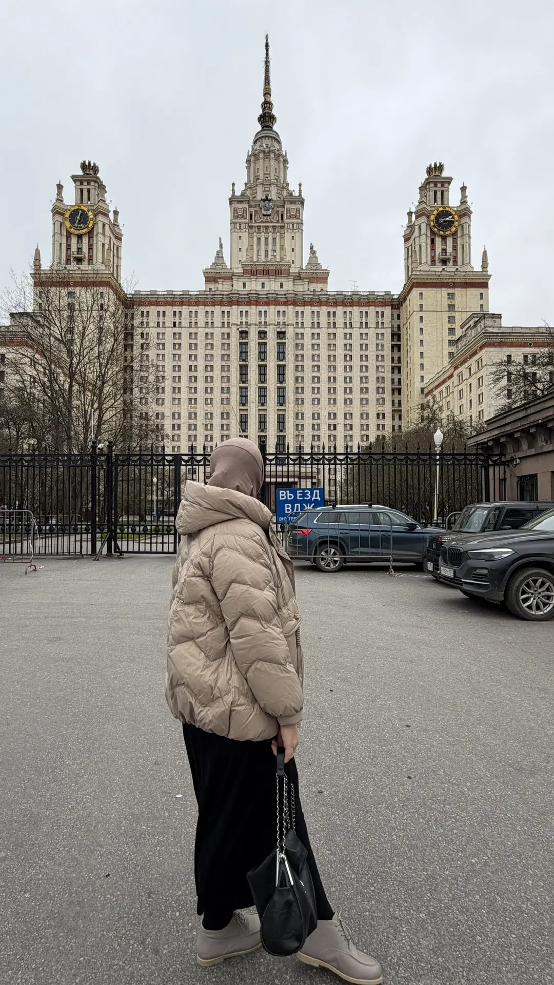 Спустя годы я поняла одно: помогать людям и быть полезной обществу могут не только врачи, учителя ил
