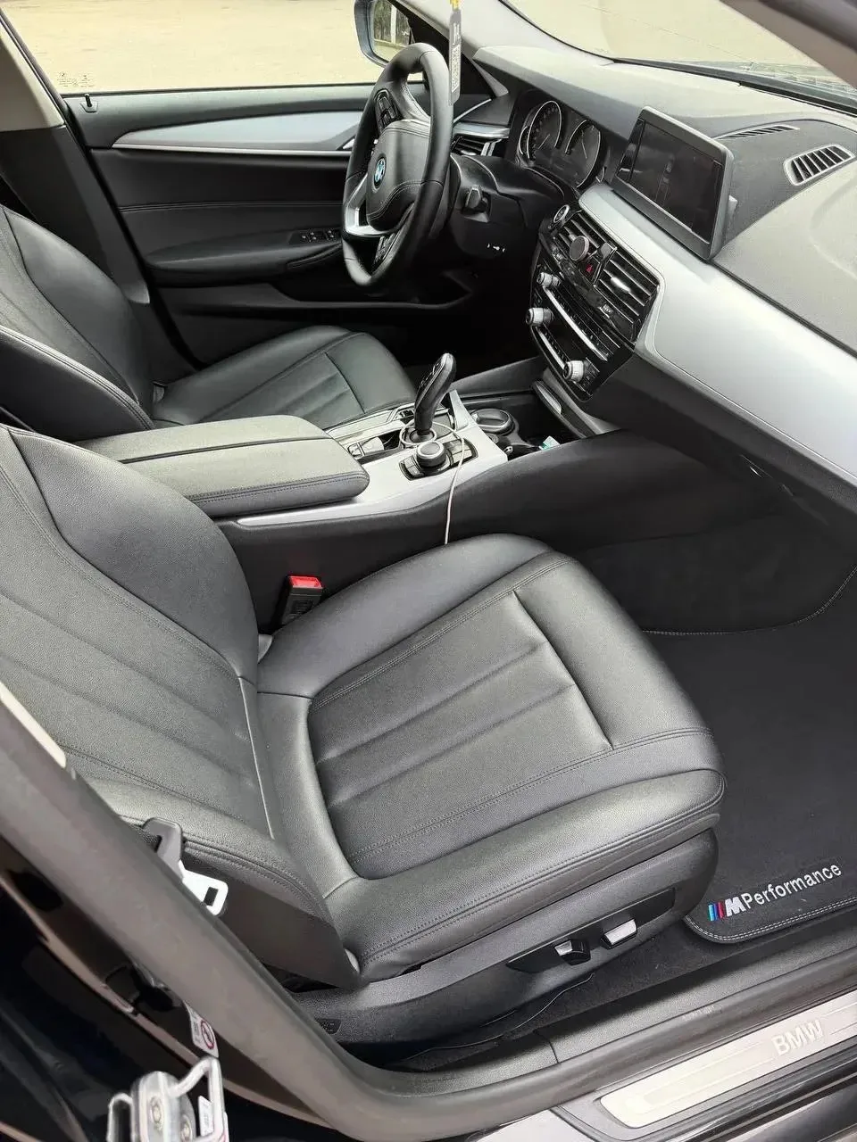 BMW 5 2.0 дизель АКПП 4WD 2018 год  1хоз Настоящий немец , германская сборка  В идеальном состоянии 