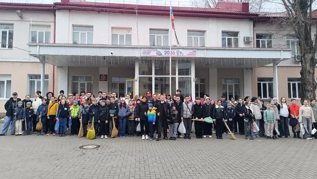 В минувшую субботу территория Лицея №71 преобразилась благодаря дружной и слаженной работе всех, кто