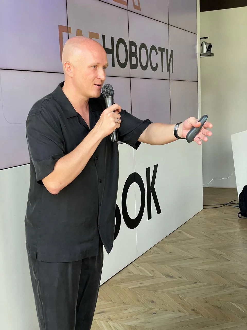 Гляньте за кулисы 👀

Живой встречи в Москве.
Сегодня с 12 до 18 мы не просто общаемся про ГАБы за з