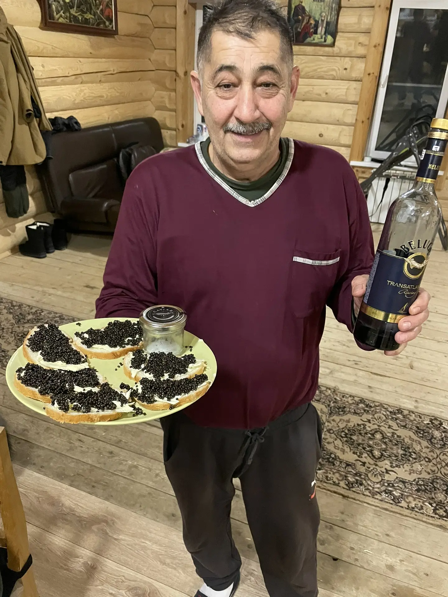 Давно че то я Вам главного амбасадора Белугафиш не показывал 😜