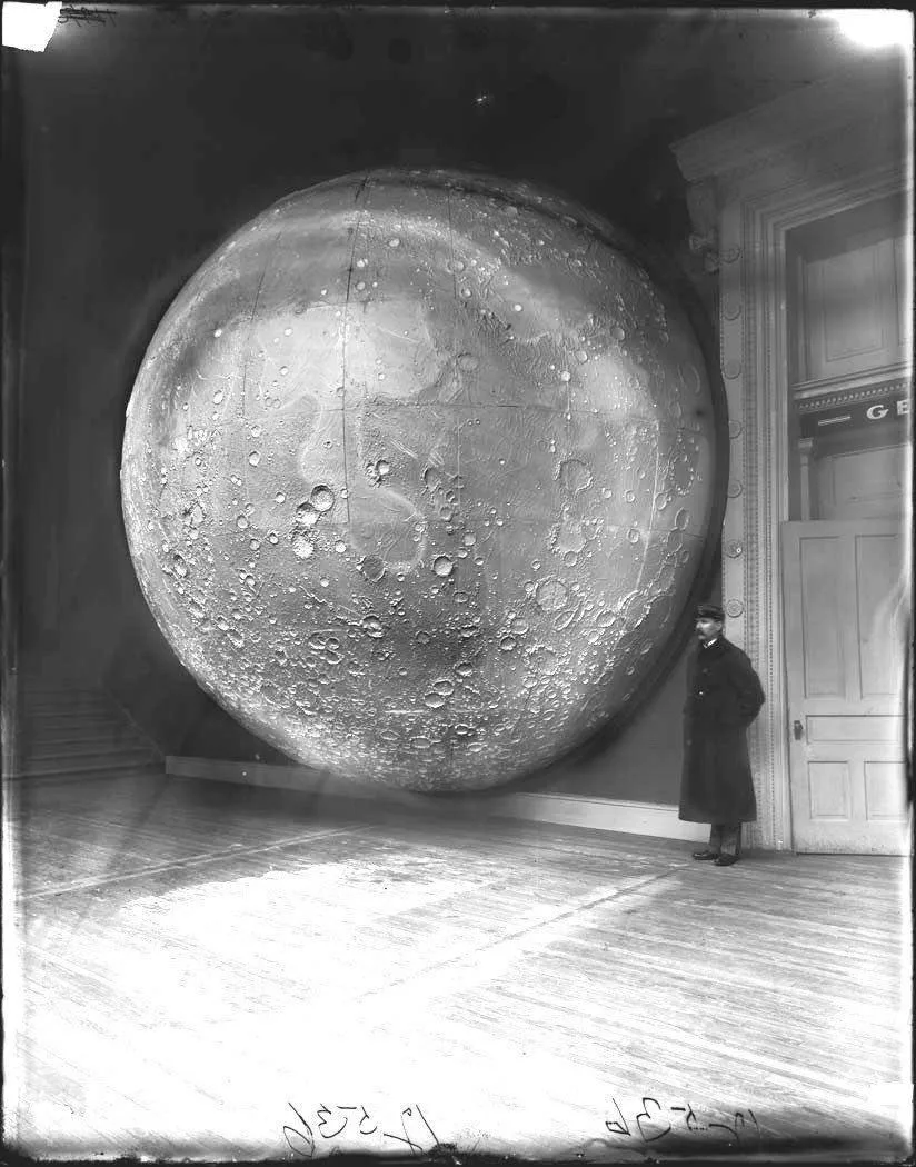 Модель Луны в Музее естественной истории Чикаго, 1898 год