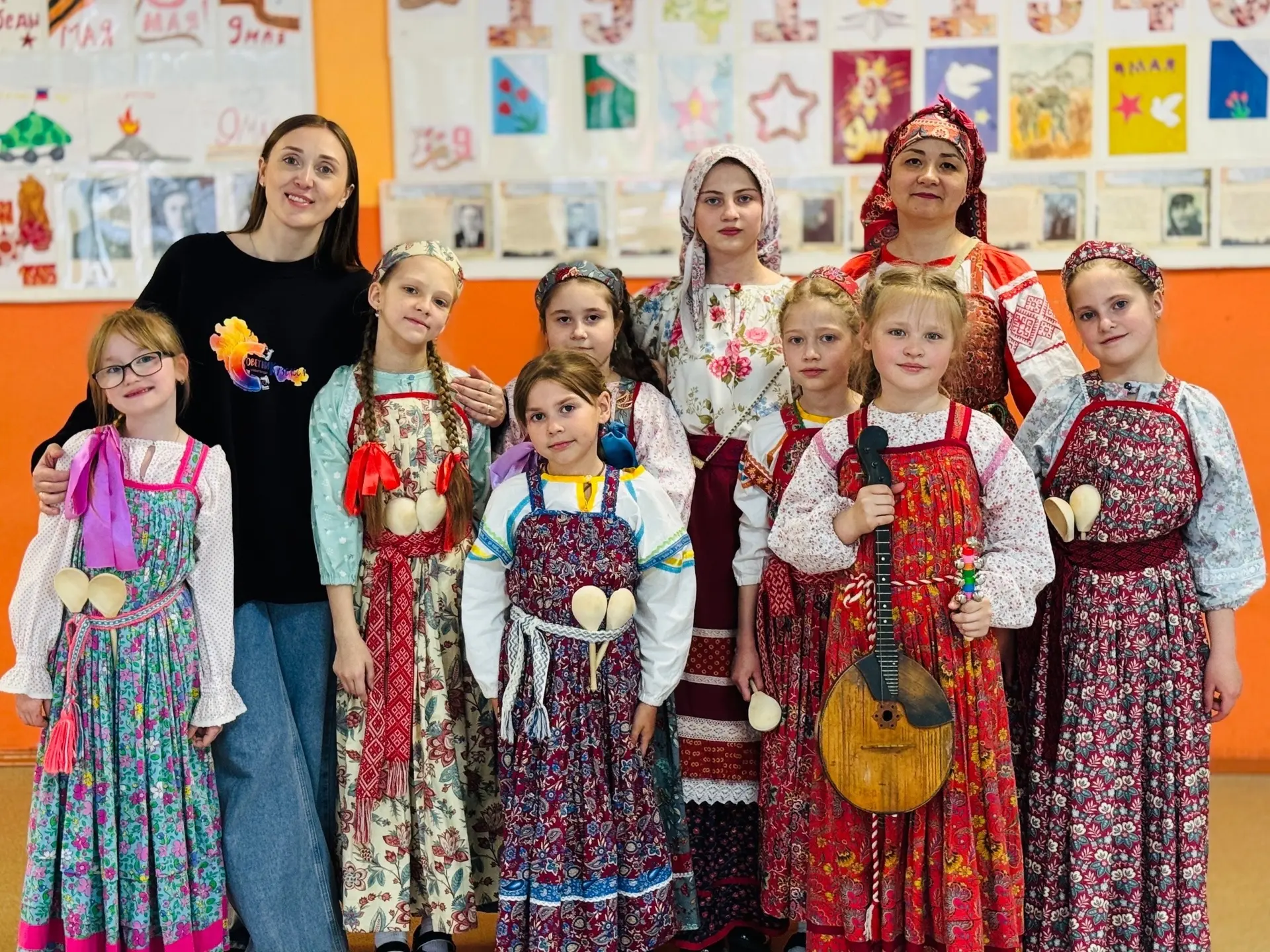 Родной язык — связь поколений 🧡  В преддверии Дня славянской письменности и культуры советники дирек