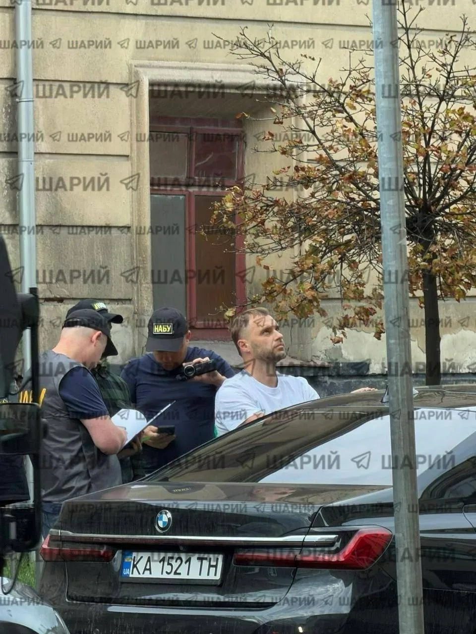 Молится Олегу Татарову