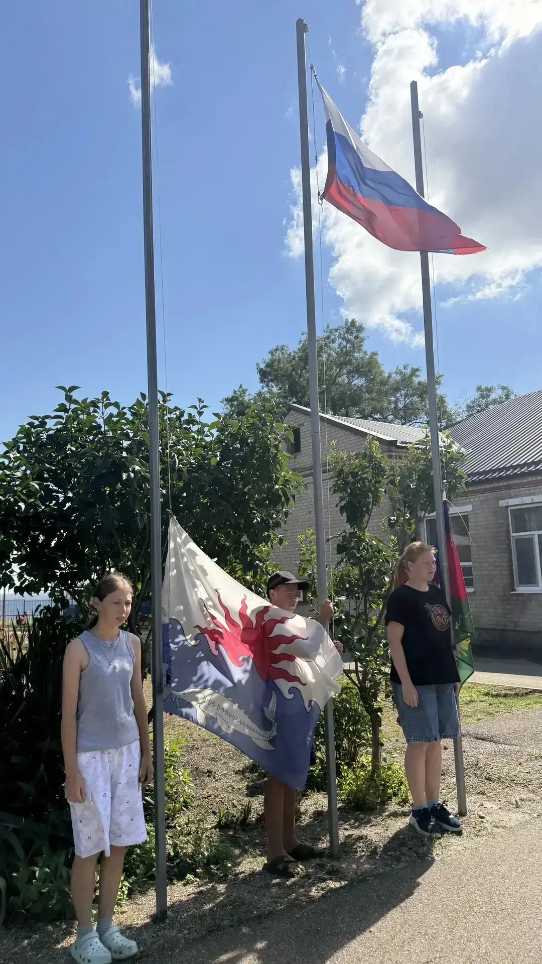 🎉 Учащиеся из нашей школы хорошо и весело проводят время в Лагере труда и отдыха «Бригантина»🎉

Ре