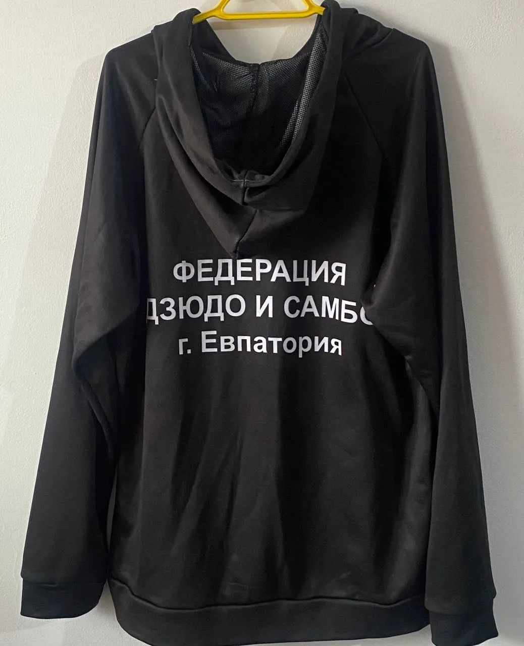 Продам спортивную одежду. Размеры от 134 см до 165 см.  Звоните +7978 283 2545