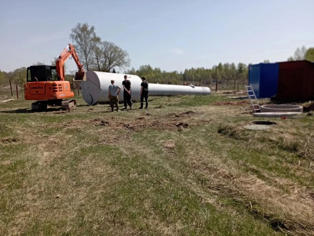 Силами работников Бетлицкого участка водоканала ведутся подготовительные работы по ввод...