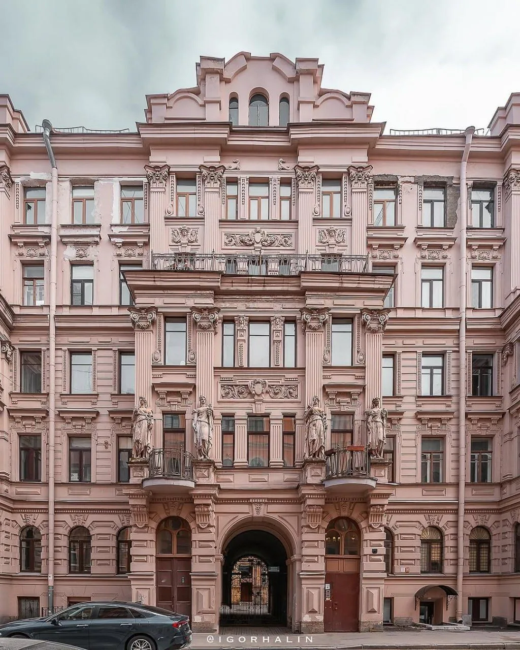 🏛 Доходный дом В.Ф. Краевского

📌 В этом доме были водопровод, 49 туалетов, 37 умывальников с кран