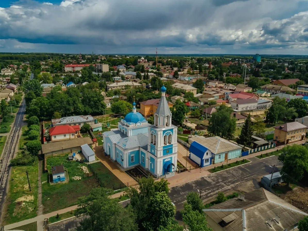 ⛪ Один из старейших храмов Обояни — церковь Смоленской иконы Божией Матери. Этот каменн...