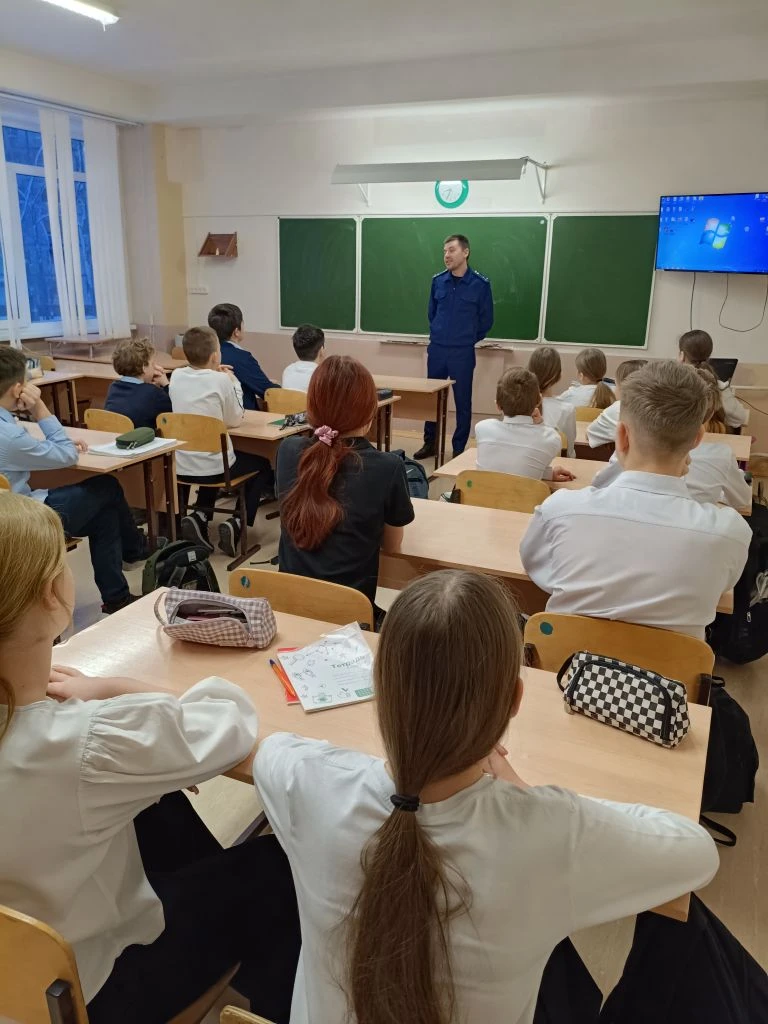 В целях профилактики правонарушений среди несовершеннолетних сегодня, 3 февраля, в первом корпусе на