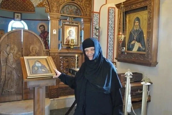 Пятница (по - грузински Параскева)  - Кетеван! Я состарился, нуждаюсь в присмотре и уходе. Я - Робин