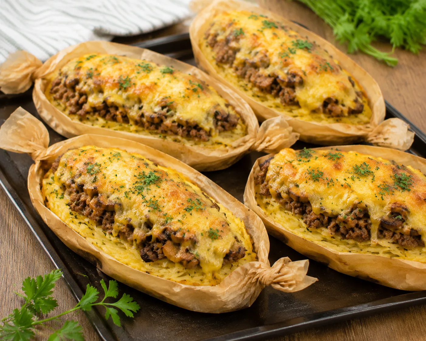 🥔🧀 Вниз тёртая картошка, сверху шапочка: порционные лодочки с фаршем — вкуснее любой ...