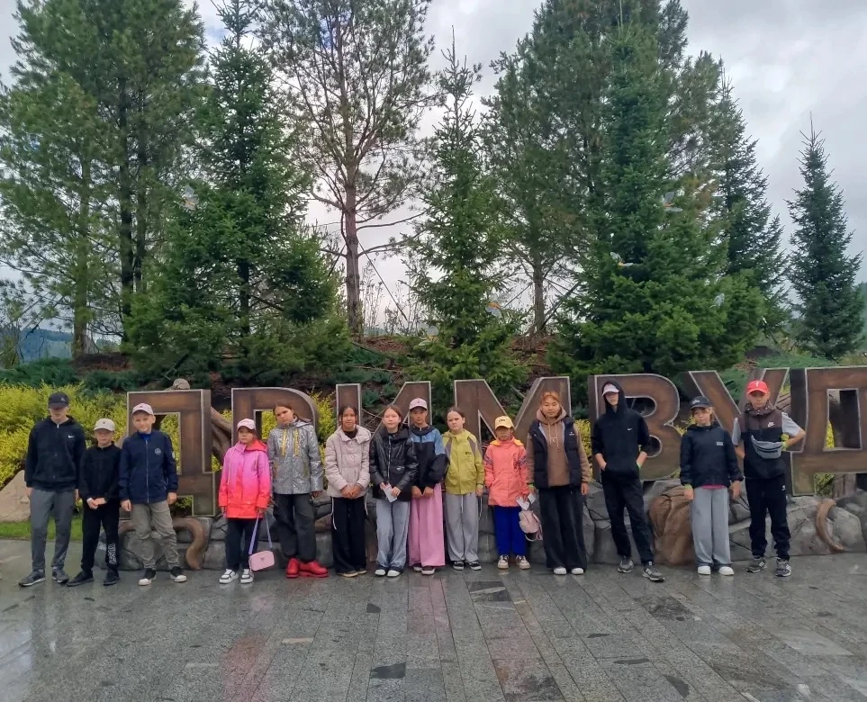 🎢 Манжерок, держись, потому что наши ребята приехали за впечатлениями! 🏔️☀️
