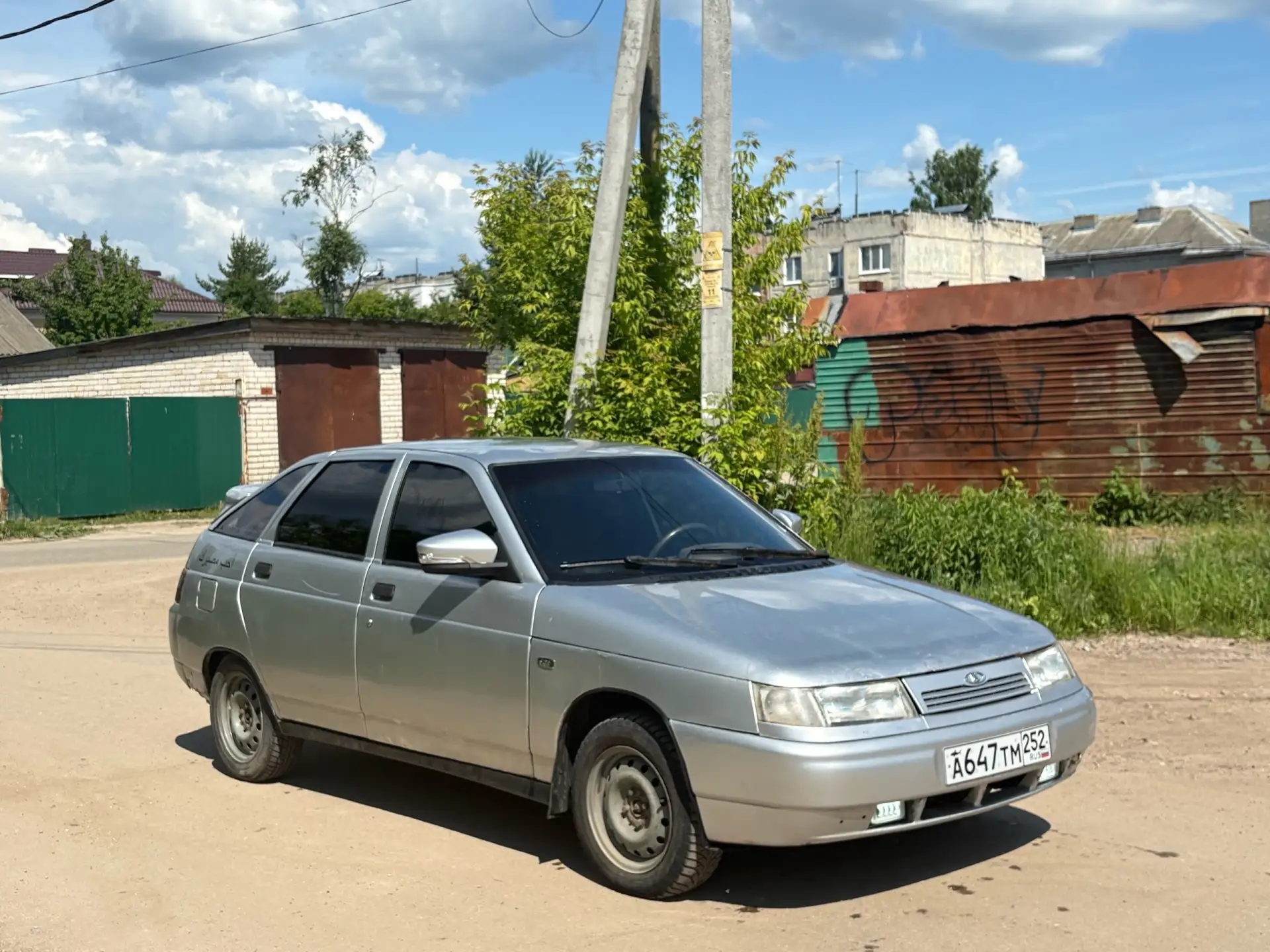 Продам ВАЗ-2112, 2002 год.
• 16-клапанный двигатель.
• 4 электростеклоподъемника.
• Подогрев передни