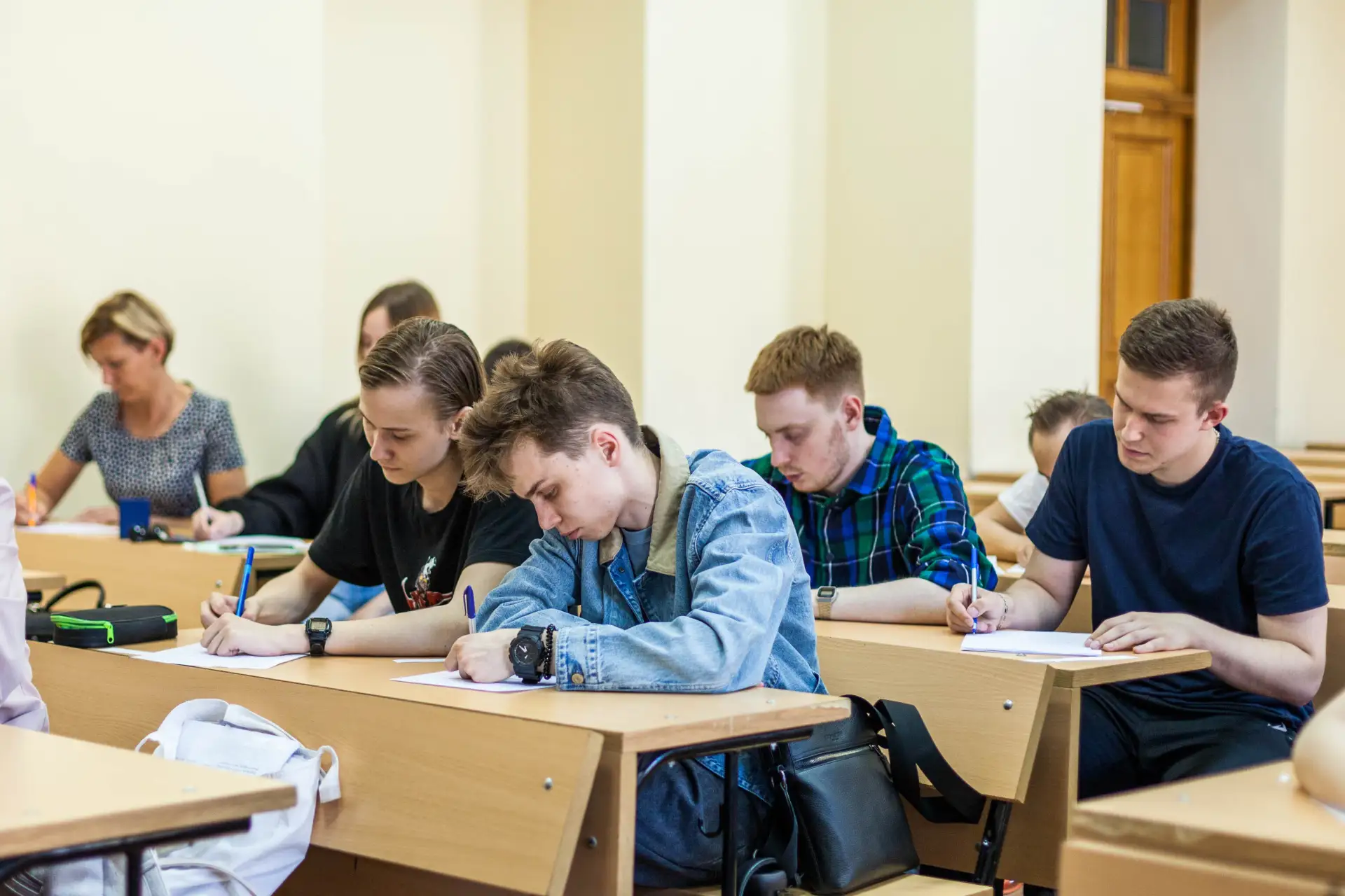⚡ Как не потерять баллы на ЕГЭ? Расскажем!  Поступление в вуз — ответственный этап, где каждый балл 