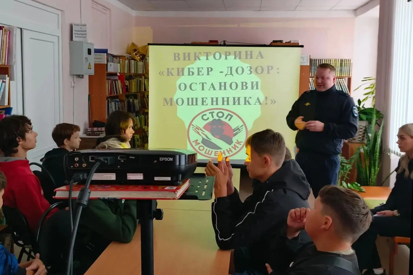 Член Общественного совета при ОМВД России «Холмогорский» принял участие в акции «Канику...