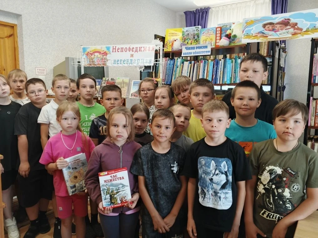 Сегодня особенный день для ребят нашего лагеря! 🎒✨

Мы побывали в гостях в Шераутской сельской библ