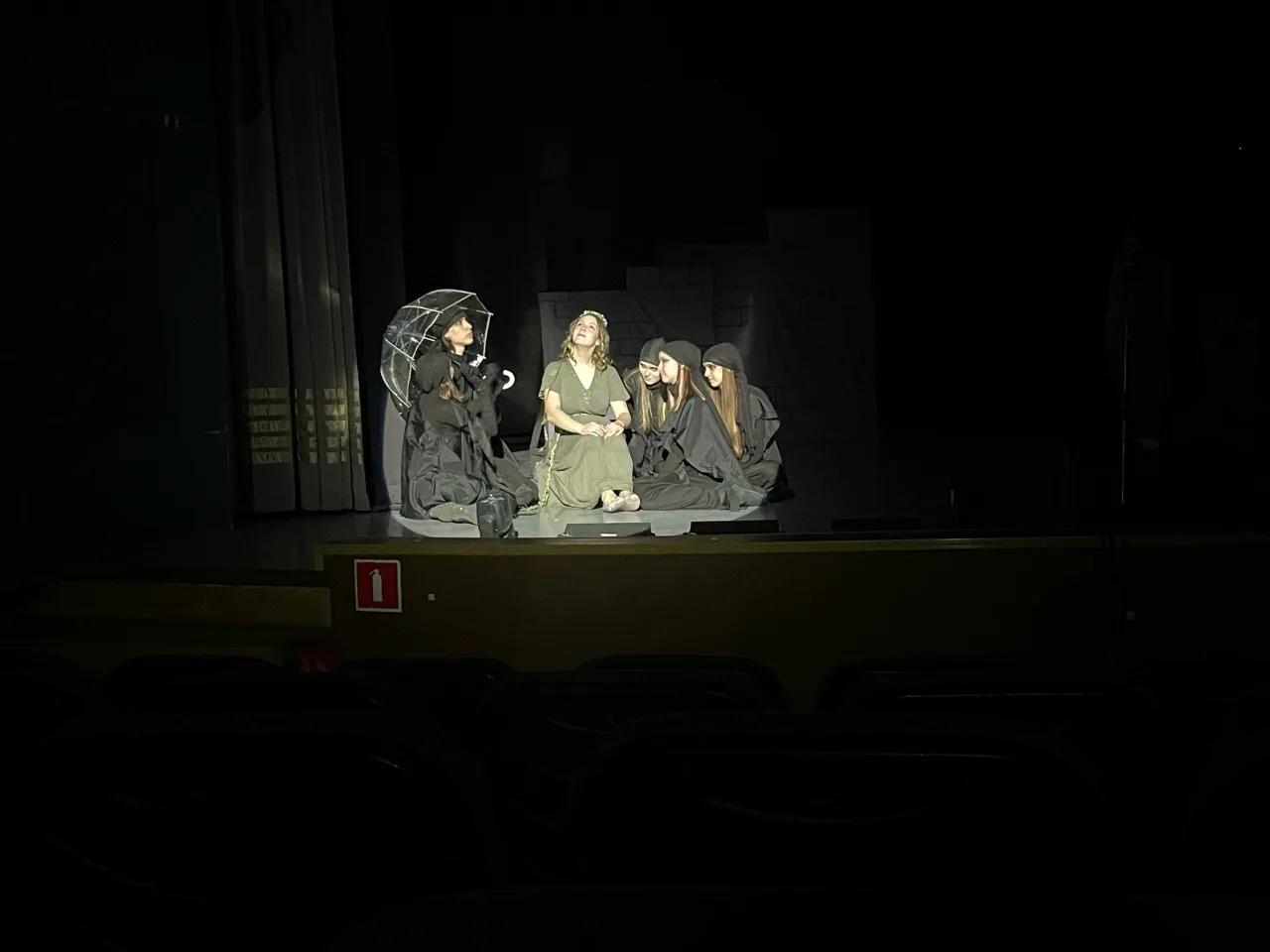 ОДИН ДЕНЬ С ТЕАТРОМ 🎭   Театральная студия «Шум за сценой» большим коллективом приняла участие в Меж