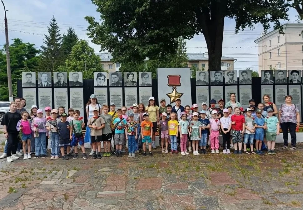 Вот и подошла к концу летняя смена в пришкольном лагере. Она была интересной и яркой!Ск...