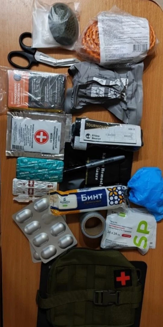 СВОИХ НЕ БРОСАЕМ. ГУМАНИТАРНЫЙ ГРУЗ ДЛЯ БОЙЦОВ ДОСТАВЛЕН.    Небезразличные дети и взрослые сформиро