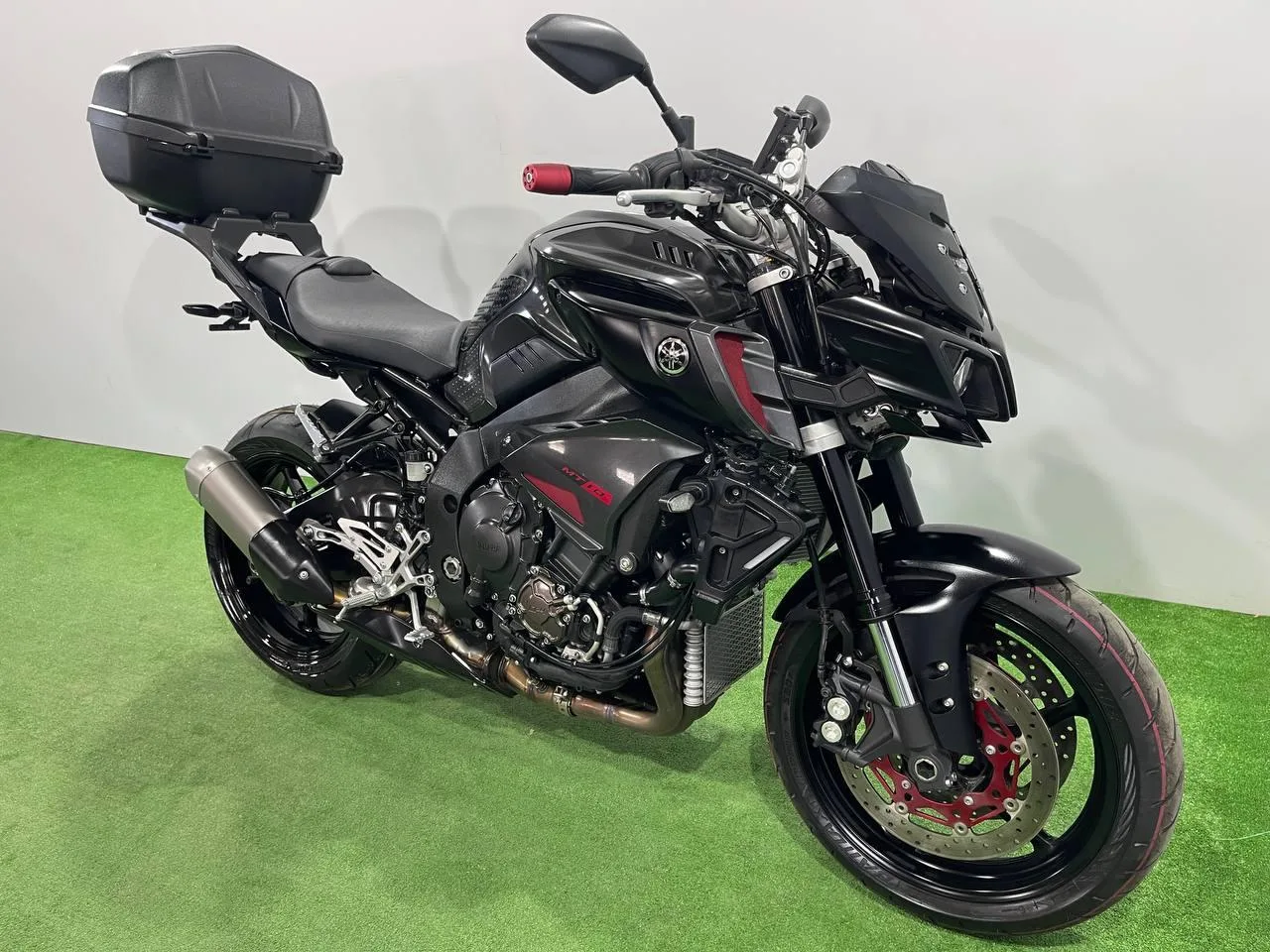 YAMAHA MT-10 в наличии во Владивостоке  Характеристики:  - 2017 год - объем 1000 см3 - Аукцион BDS -