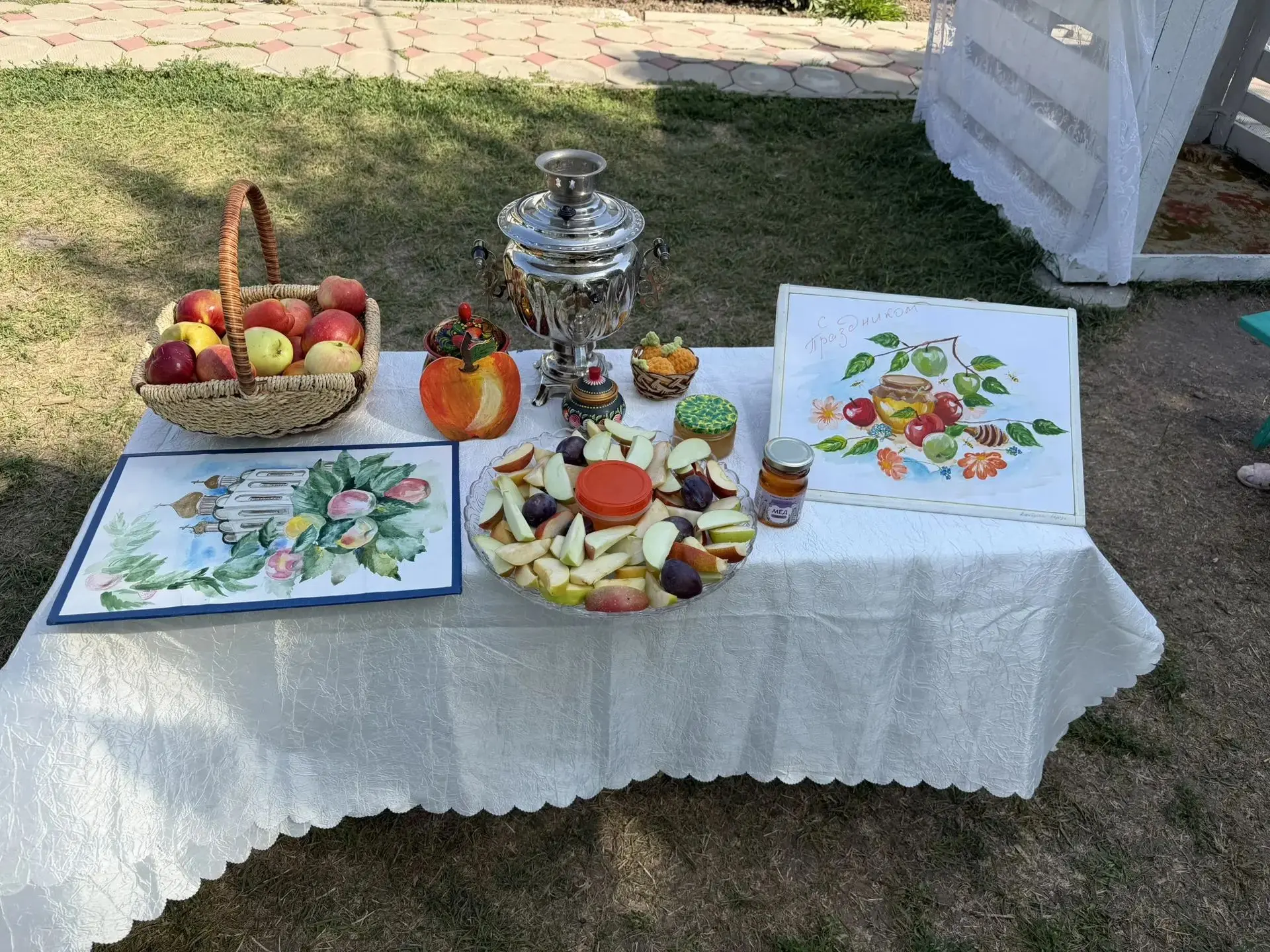 Яблочный Спас: праздник с душой и звонкими балалайками! 🍎🎶