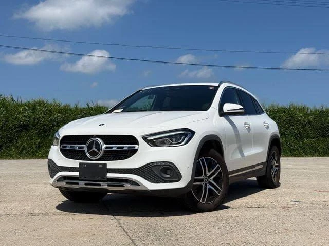 🌟  Mercedes-Benz GLA180