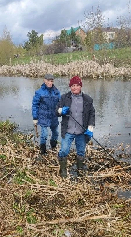 В Мелеузе прошел экологический субботник по очистке берега реки Каран и родников от мусора, где прин