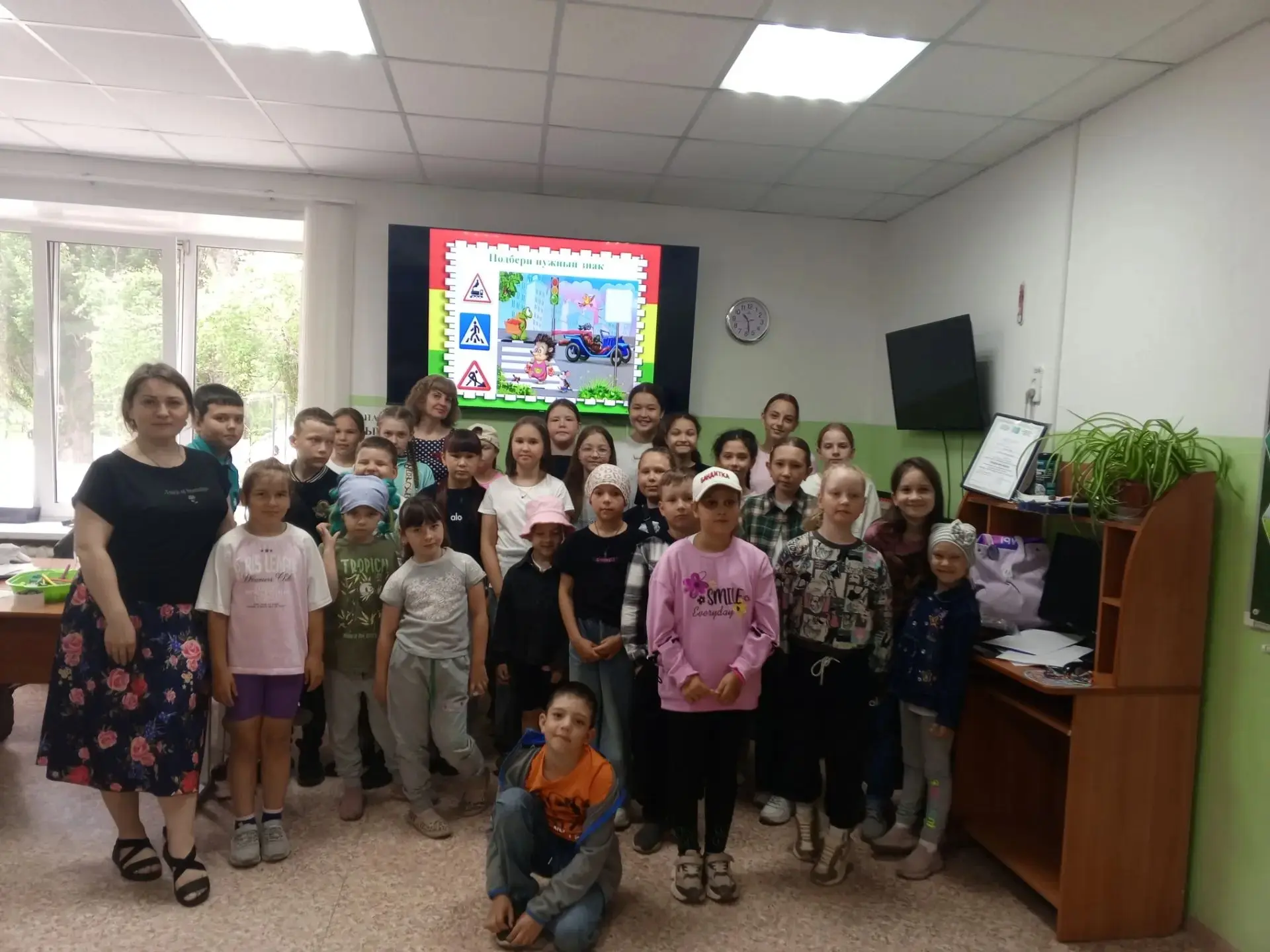 Сегодня в лагере дневного пребывания было шумно, весело и очень познавательно! 🚦📚