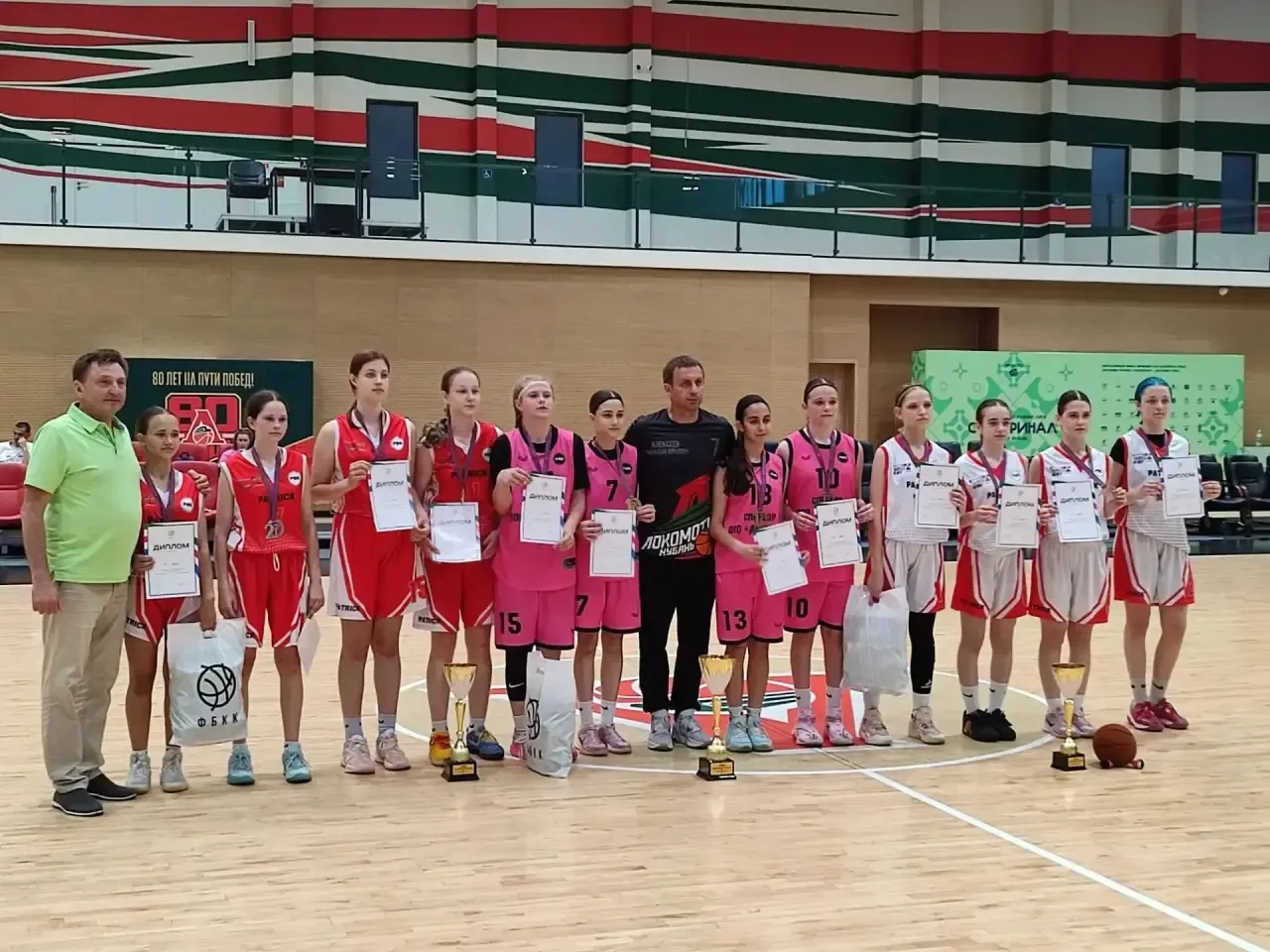 🏀 Наши девушки — в тройке лучших на крае!

14 июня на базе ПБК «Локомотив-Кубань» в поселке Колосис