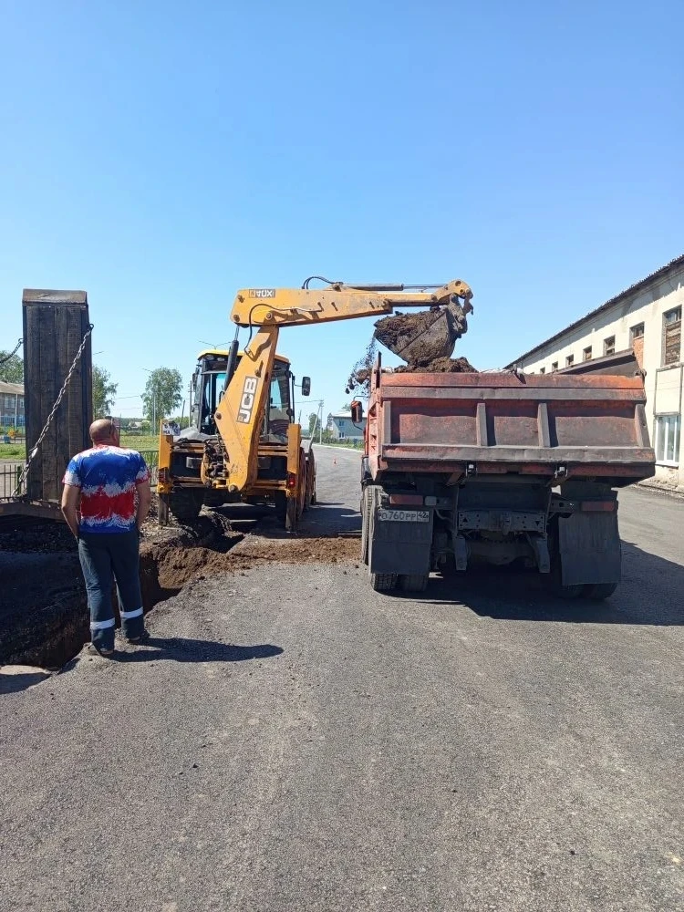 Ремонт сети водоотведения по улице Школьная, д. 8 с Поперечное.