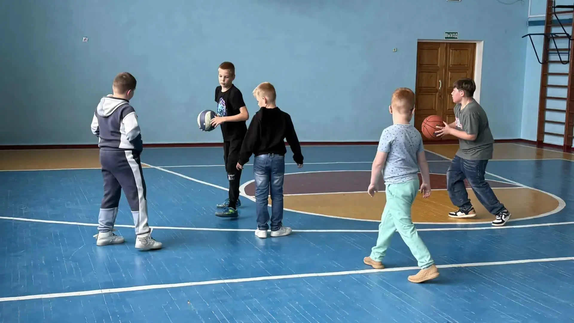 1 июня в нашей школе распахнула свои двери весёлая и дружная Детская площадка!