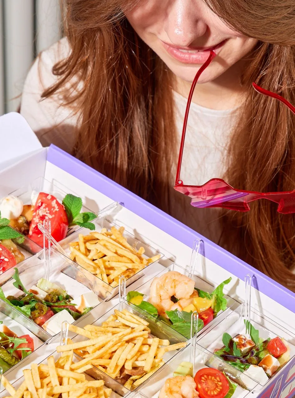 Выбери вкус своего праздника с Dosta кейтерингом 🎉

Что попробуешь первым на вечеринке? 

🥗 Мини-с
