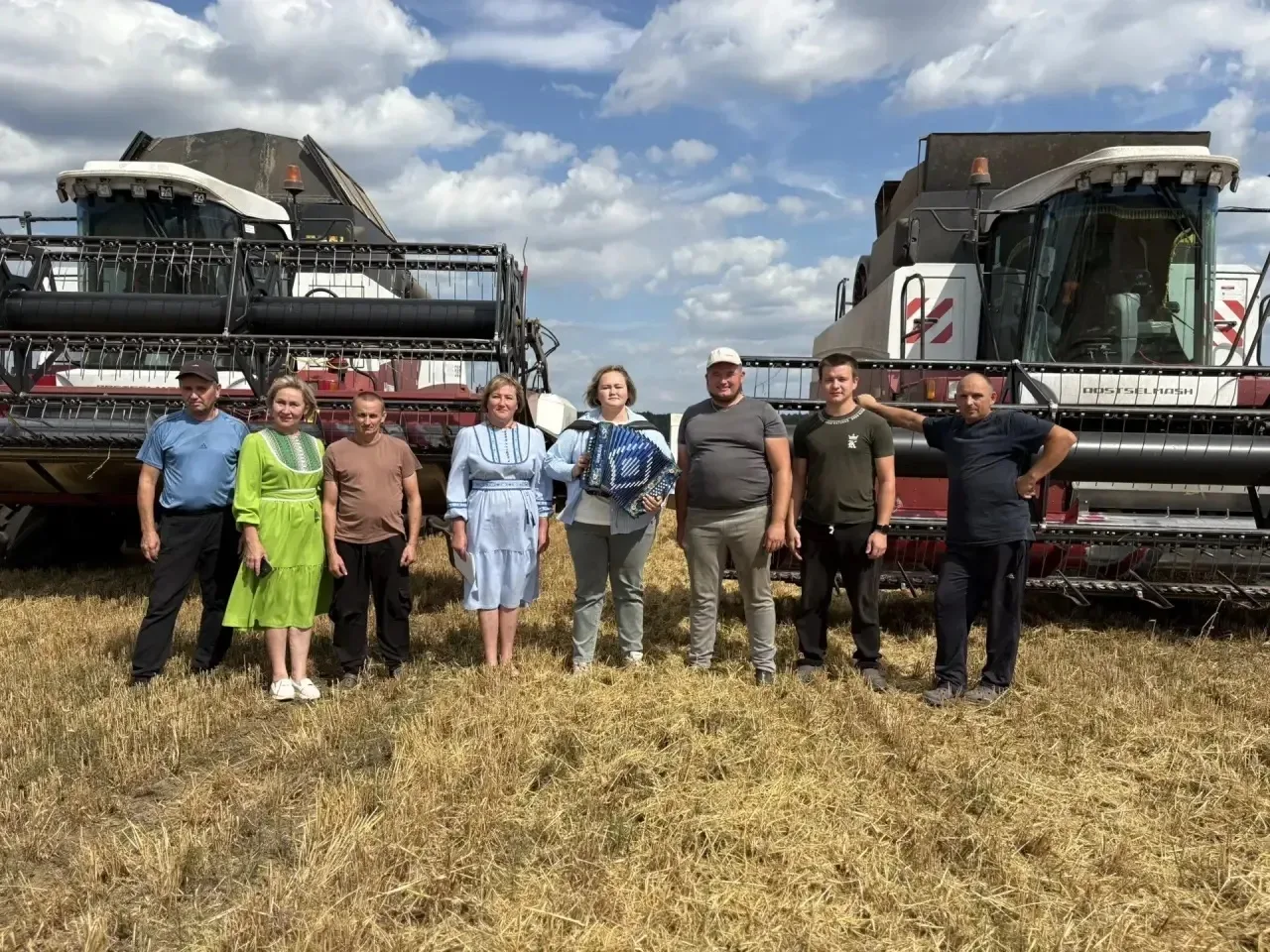 🎶  Нам песня сеять и жать помогает 🌾